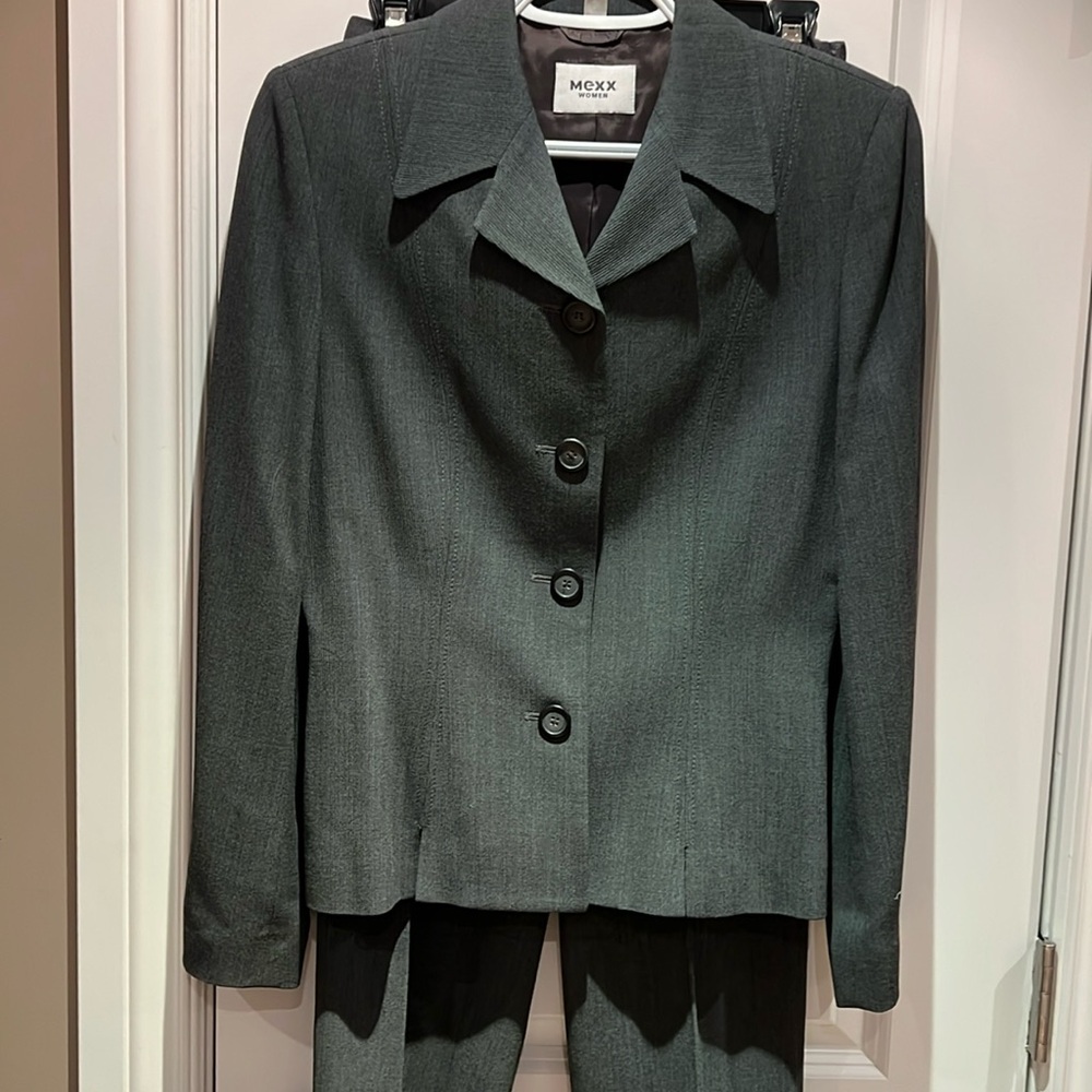 MEXX 2-Piece Women’s Grey Pantsuit